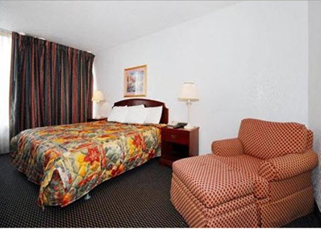 Americas Best Value Inn & Suites - Homewood / Birmingham 霍姆伍德 客房 照片